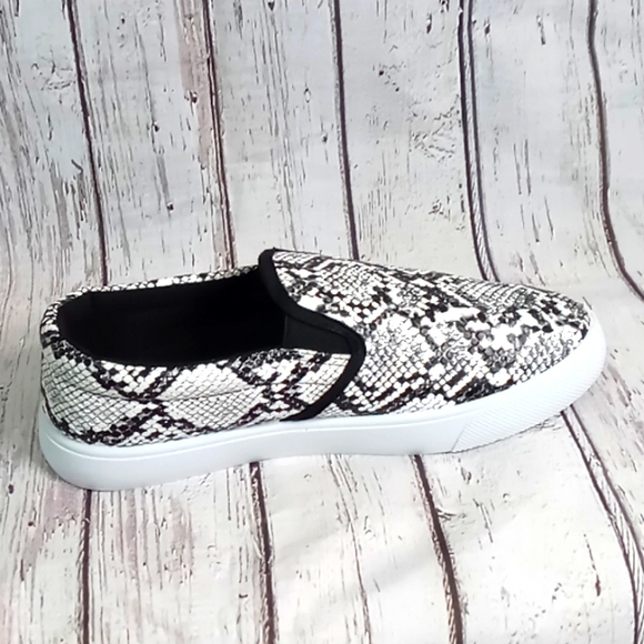 NEW faux snakeskin sneakers size 7 - Picture 5 of 8
